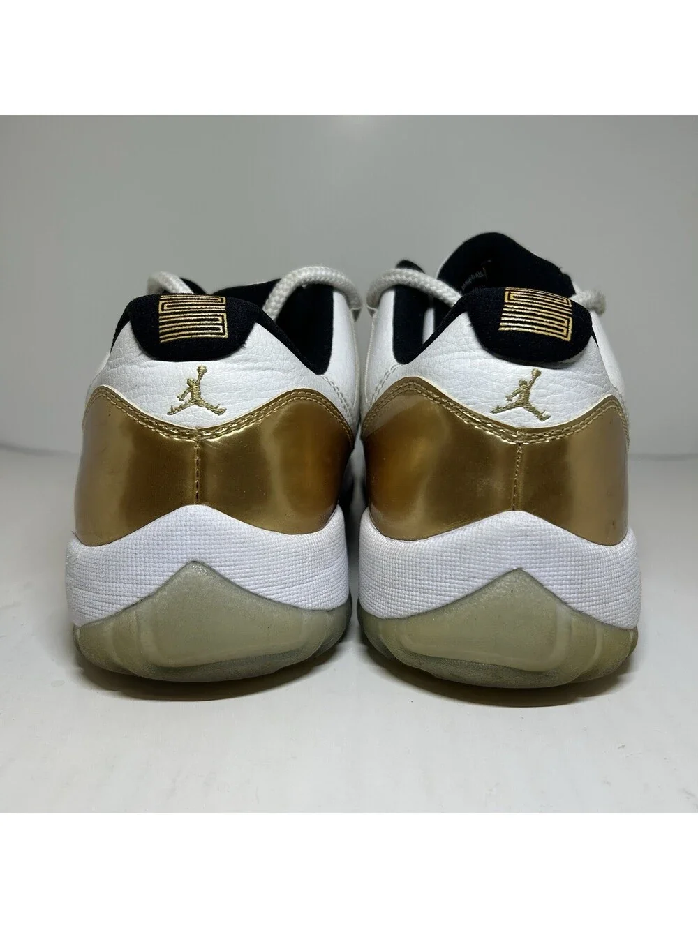 Air Jordan 11 Retro Low Closing Ceremony 2016 - Size 10.5 - (528895-103)